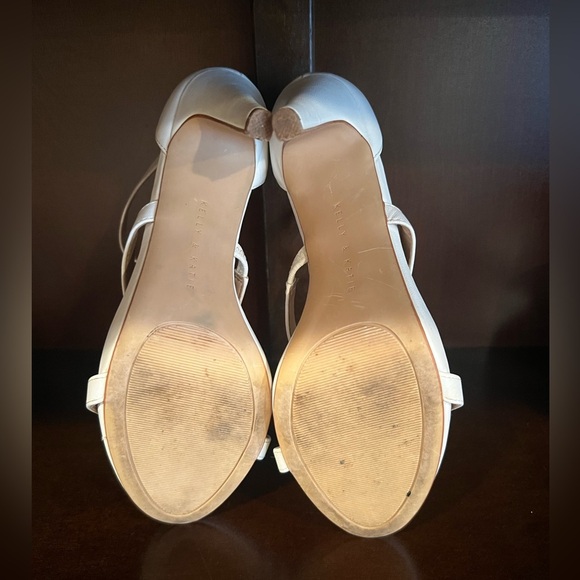 COURTNEE women white ankle strap heels/size 8M - Picture 6 of 9